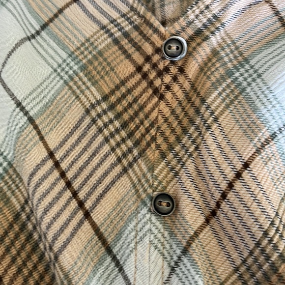 Like new plaid top with tie accent at waist. - Picture 3 of 5